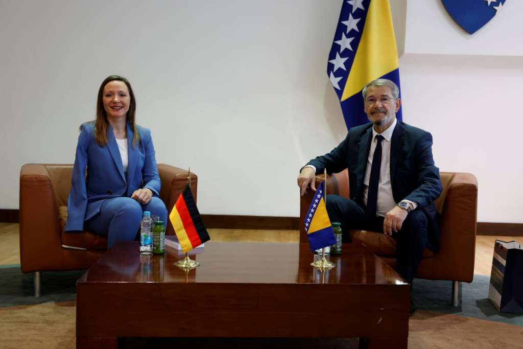 Hostert podržala rad visokog predstavnika Smichdta i osudila napad na ustavni poredak BiH