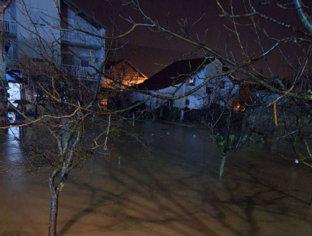 Buna se izlila iz korita, smještaj za ugrožene osiguran u prihvatnom centru u Salakovcu