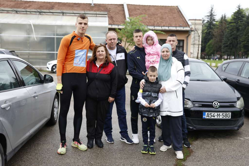 Faruk Suljović započeo humanitarni maraton od Sarajeva do Istanbula da prikupi sredstva za Aneliju