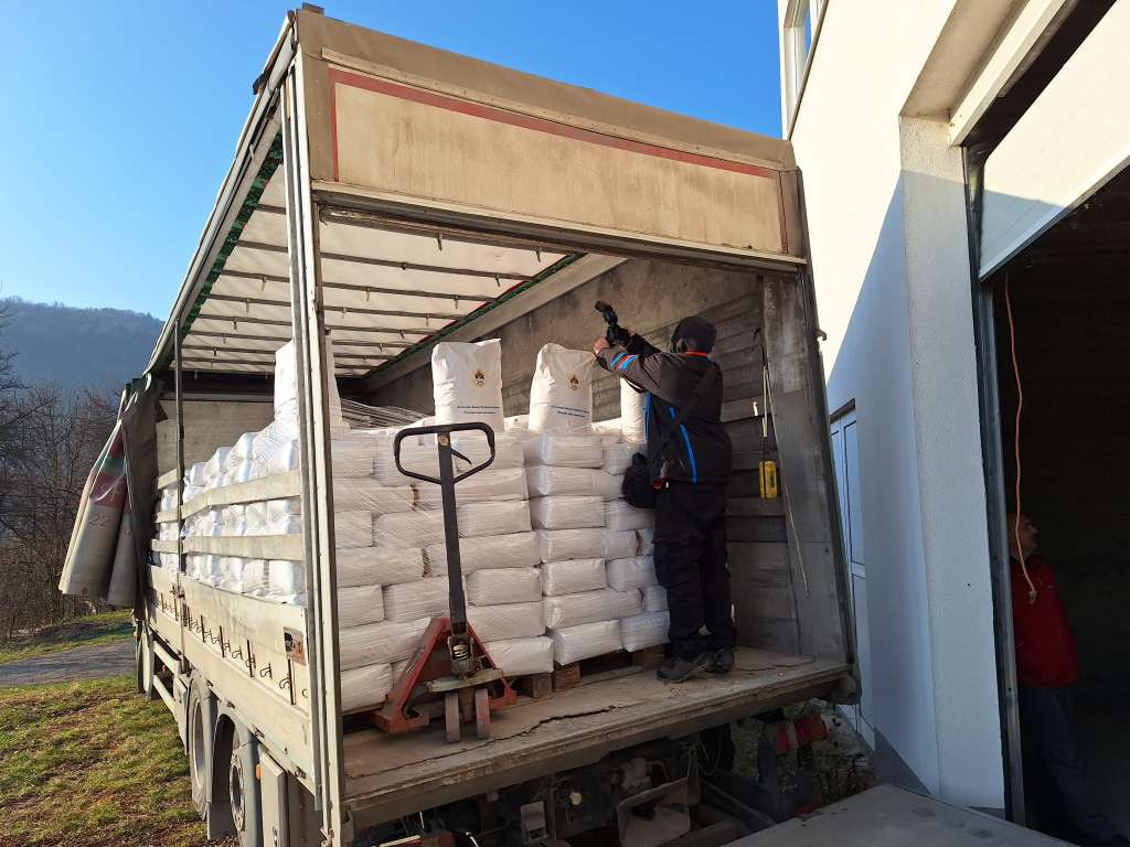 Ministarstvo trgovine RS uručilo banjalučkom 'Merhametu' 14 tona brašna za potrebe javne kuhinje