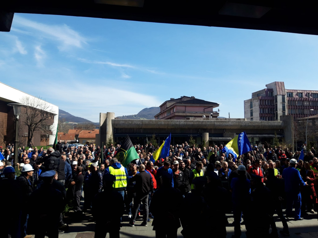 Zenički rudari nastavljaju protest na ulici