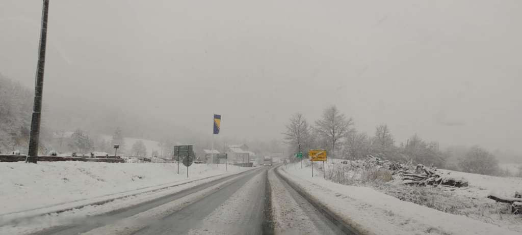 Snijeg otežava saobraćaj u USK-u, stanje još uvijek nije alarmantno