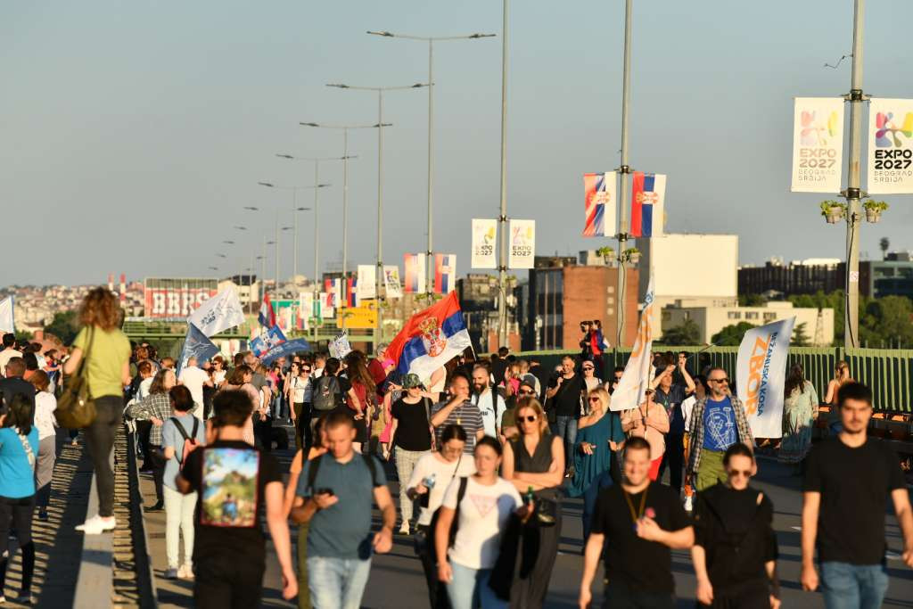 S prosvjeda diljem Srbije zatraženi izvanredni izbori, studenti najavili građansku neposlušnost