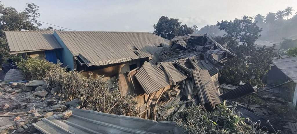 Erupcija vulkana u Indoneziji, najmanje 10 poginulih