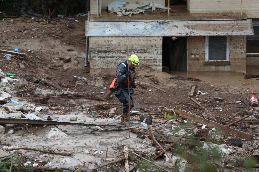 U više od 10 sela u Konjicu pomoć još nije došla zbog ogromnih šteta na putevima