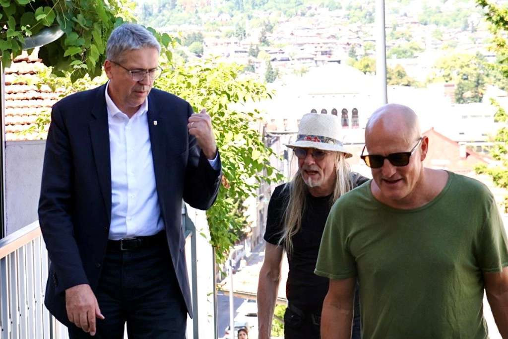 Avdić i Harrelson u vožnji sarajevskom žičarom, glumac uživao u pogledu i ljepotama Trebevića