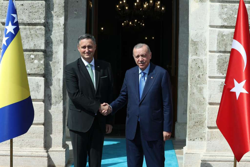 U Istanbulu danas sastanak Bećirovića i Erdoğana o aktuelnoj sigurnosnoj situaciji u BiH