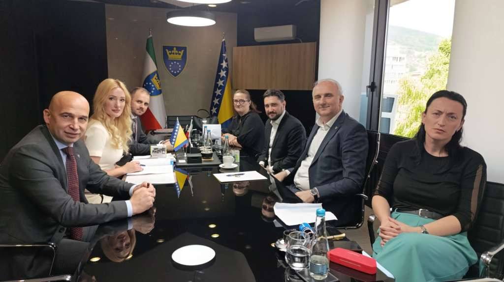 Višemilionska ulaganja u zdravstvo ZDK: Potpisani sporazumi za tri kapitalna projekta