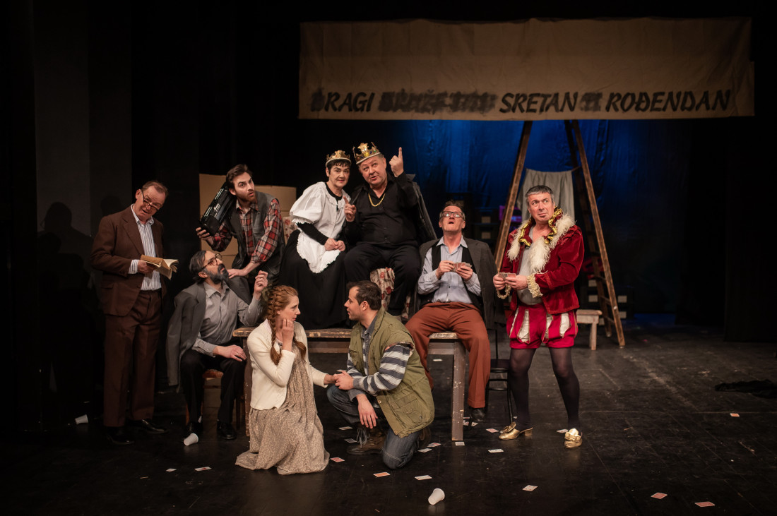 NP Tuzla: Večeras kultna  „Predstava Hamleta u selu Mrduša donja”