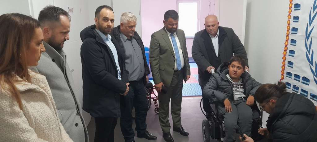 Hurtić nastavlja s realizacijom projekta dodjele elektromotornih invalidskih kolica za mlade