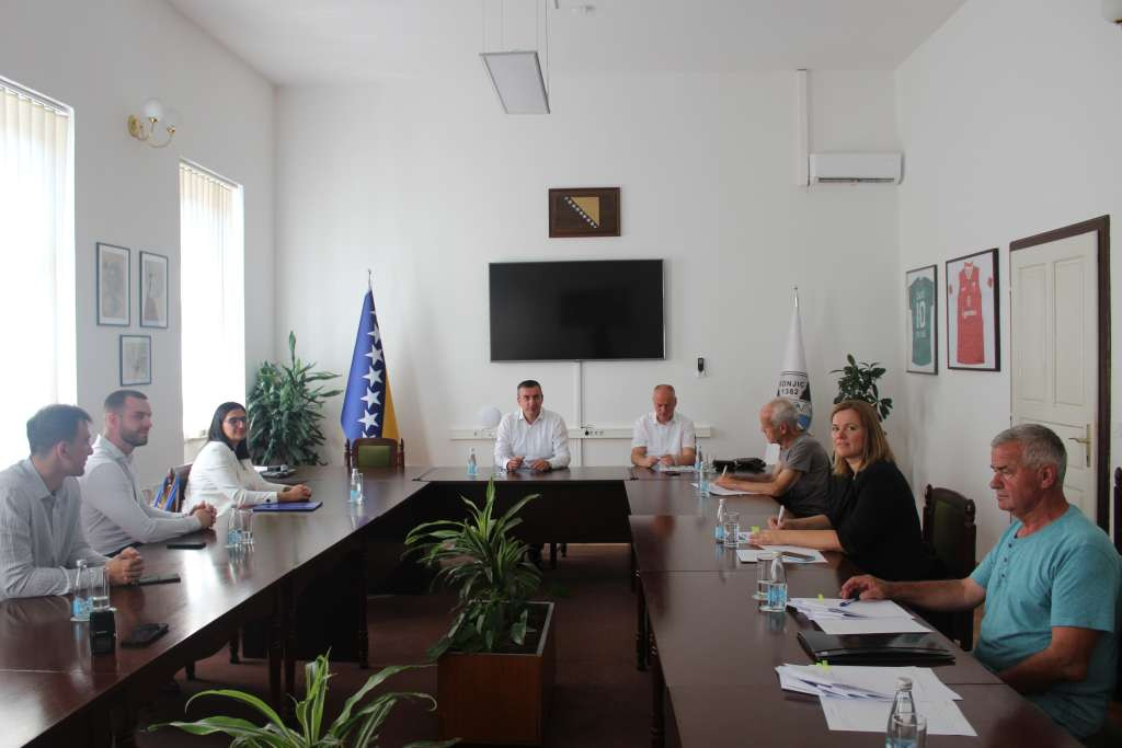 Uručeni ugovori za izgradnju četiri stambena objekta pogođena poplavama na području Konjica