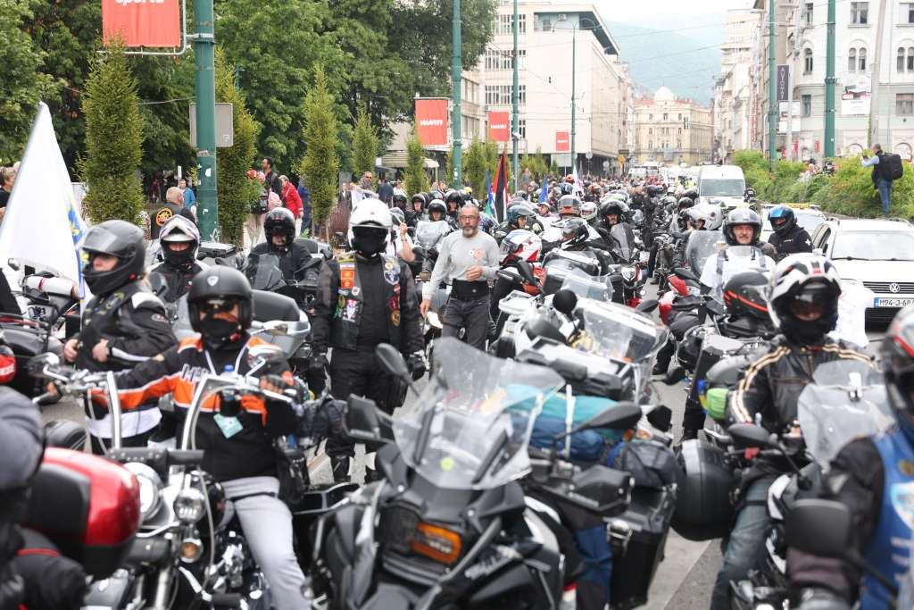 Put ka Srebrenici: Motociklisti prošli kroz Sarajevo