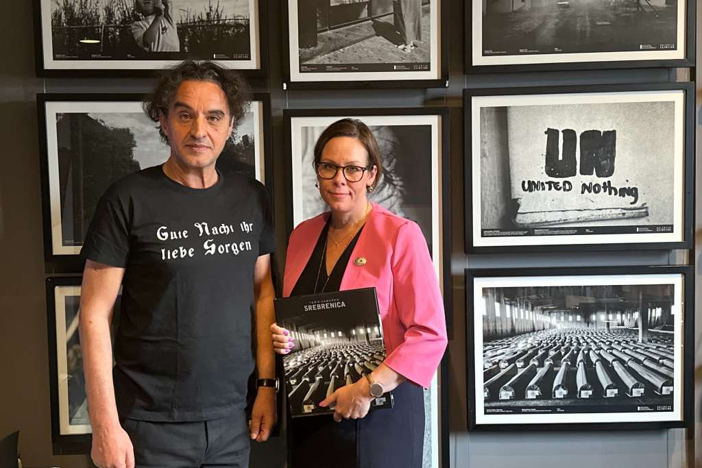 Švedska ministrica vanjskih poslova posjetila Galeriju 11/07/95