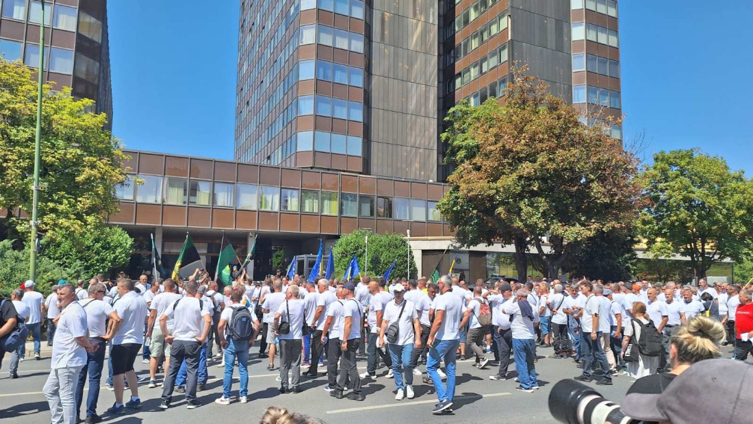 Rudari iz cijele BiH stigli ispred Vlade FBiH