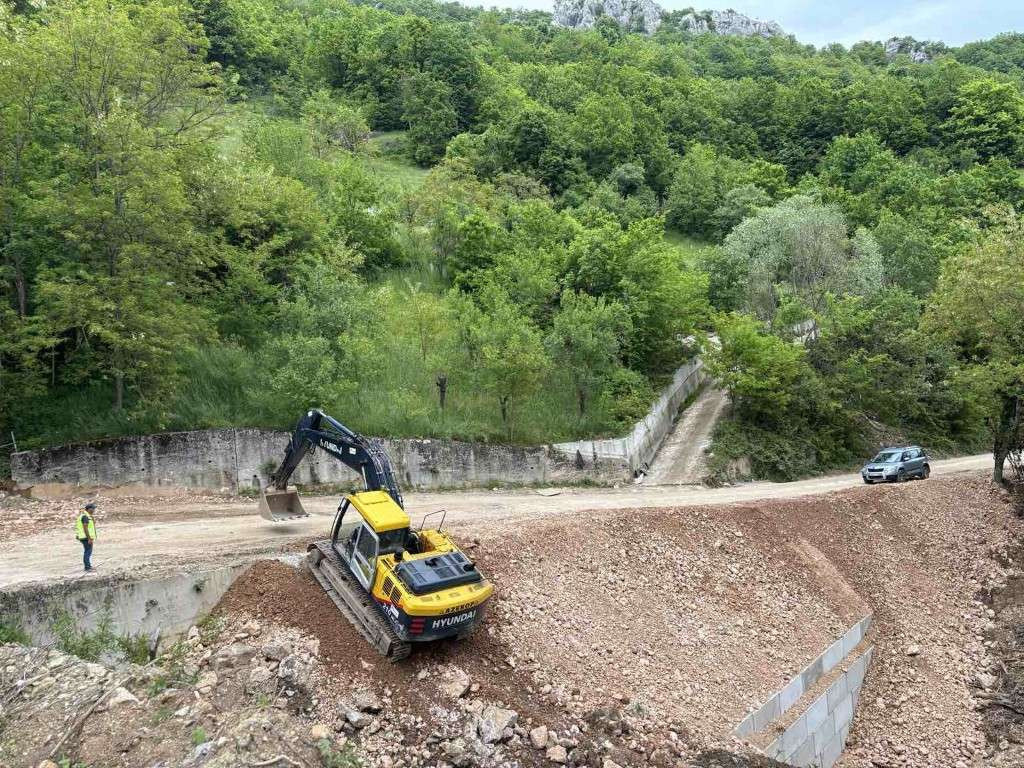 Jablanica: Završena sanacija puteva u prekojezerskim selima pogođenim poplavama