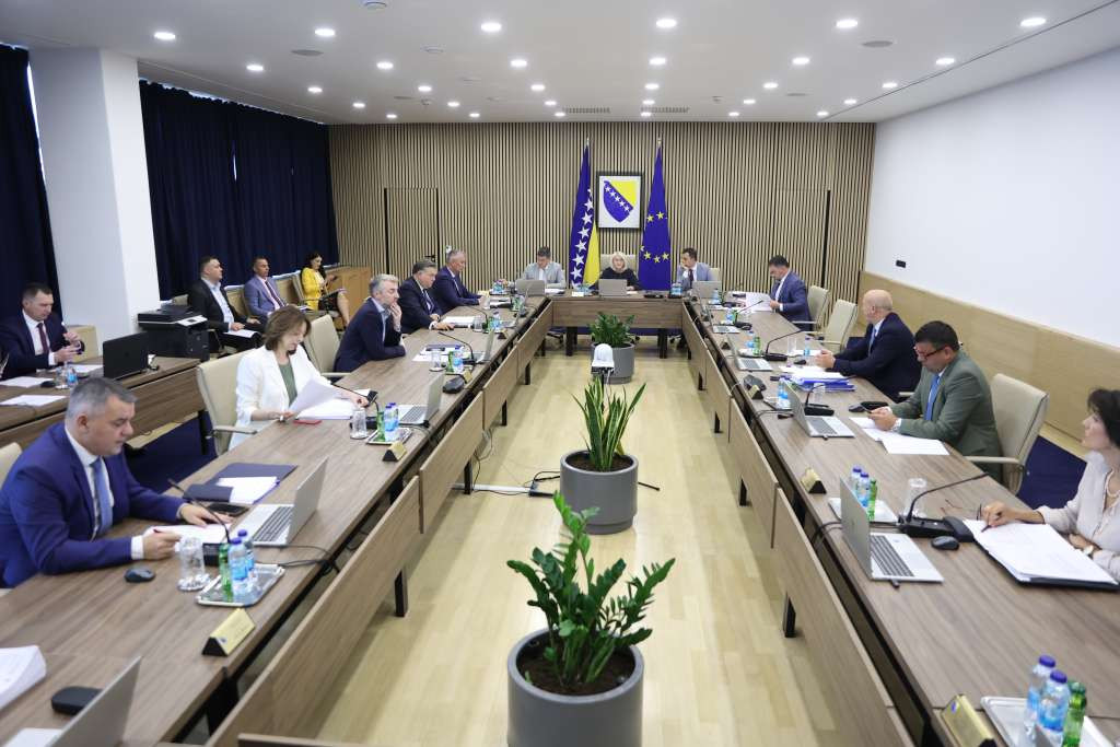 Vijeće ministara BiH - Topli obrok u institucijama BiH usuglašen s kolektivnim ugovorom