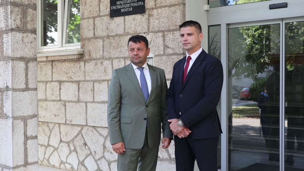 Hurtić osudio nasilje u Mostaru: Prioritet je sigurnost djece i procesuiranje počinitelja