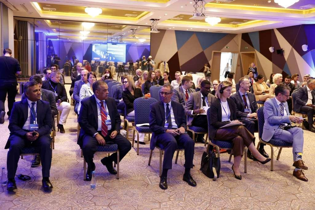 Velika potreba za radnom snagom, pristupiti rješavanju problema radnih migracija