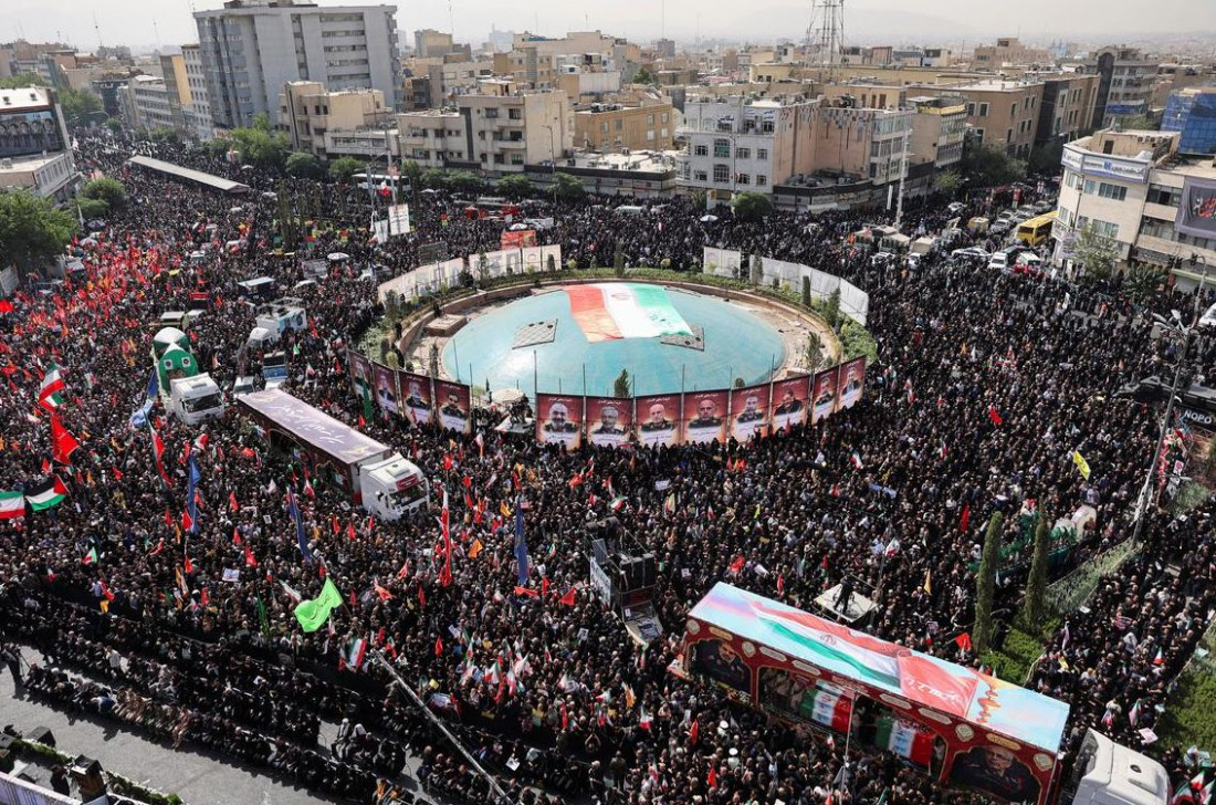 Stotine hiljade građana na sahrani iranskih vojnika i naučnika poginulih u sukobu sa Izraelom