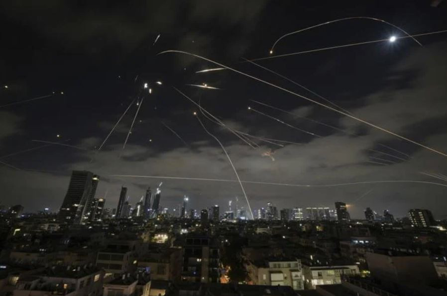 Eskalira sukob Izraela i Irana, eksplozije odjekuju u gradovima u obje zemlje