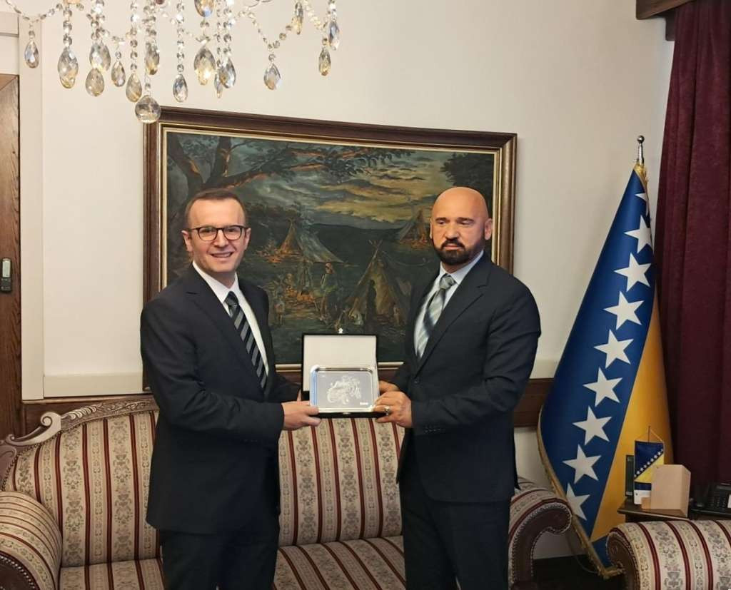 Isak primio predstavnika turskog proizvođača vojnih vozila Otokar