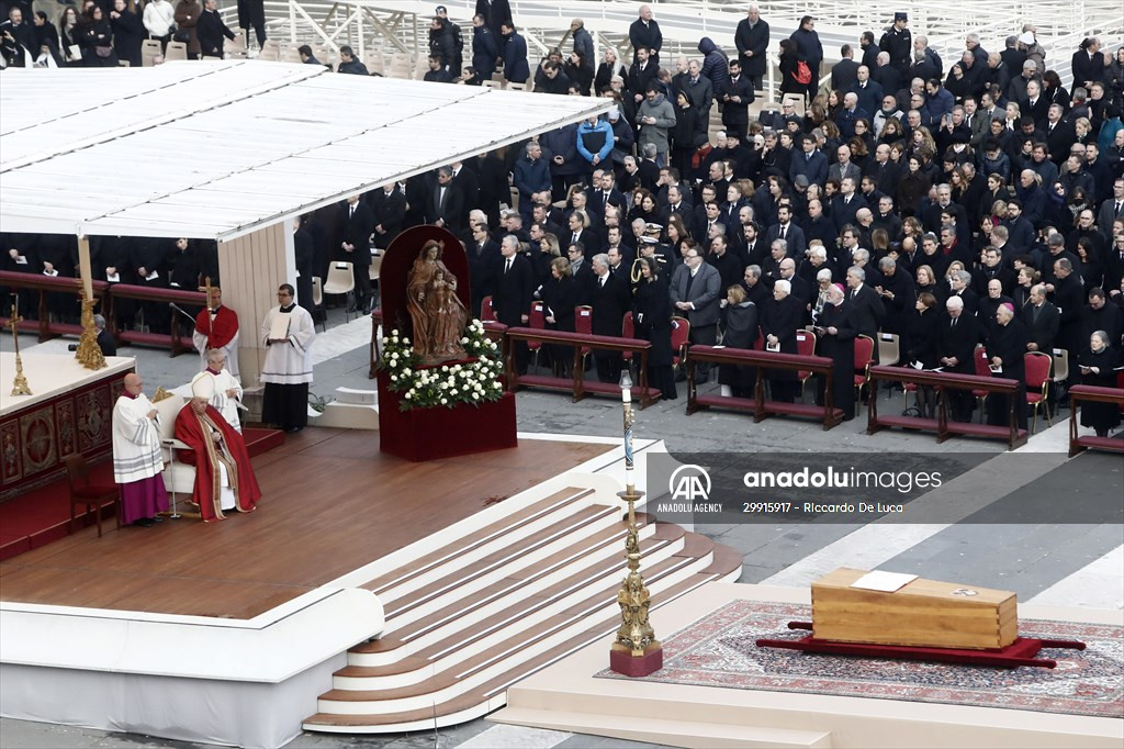 Ispraćaj bivšeg poglavara Katoličke crkve pape Benedikta XVI