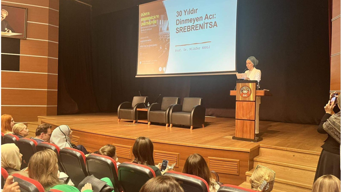 Projekt "Svijet pamti Srebrenicu": U Istanbulu izložba i tribina o genocidu