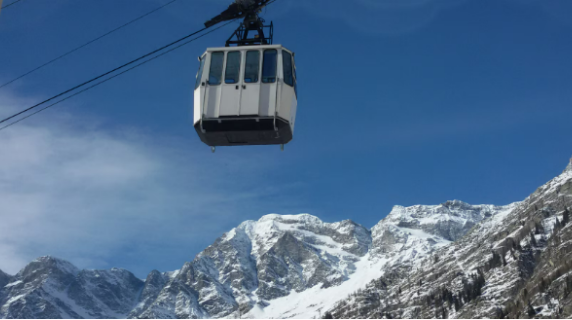 Nezgoda na žičari u Italiji - Desetine ljudi ostale zarobljene