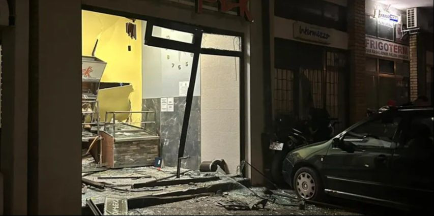 Doboj: Pijani vozač oštetio osam vozila i četiri izloga