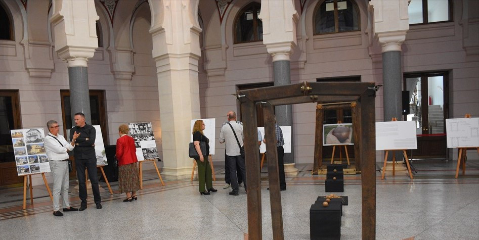 Izložba Belme Ćuzović u sarajevskoj Vijećnici