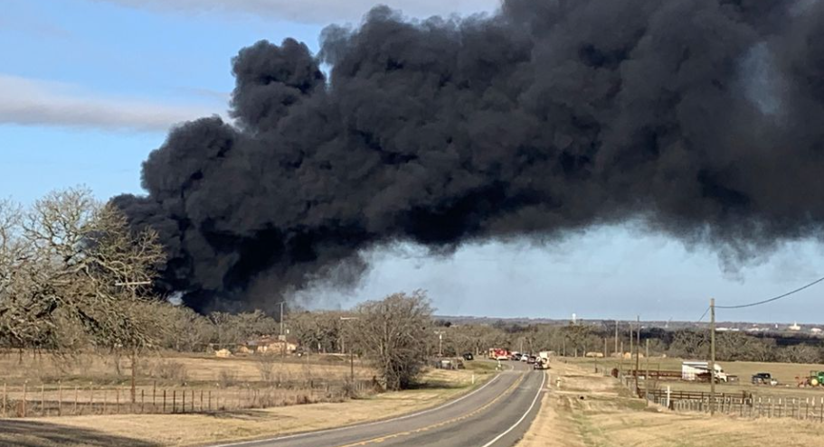 SAD: Zapalila se tri vagona nakon sudara