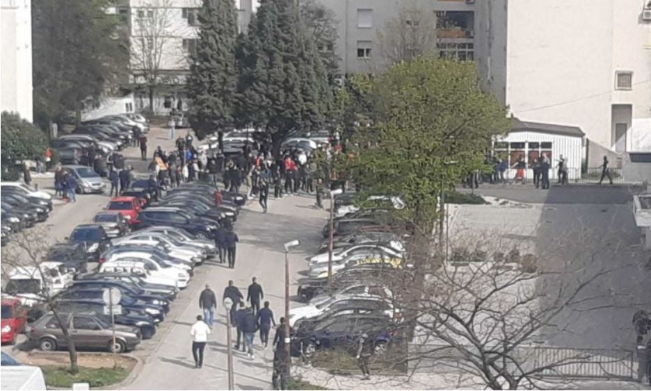 Protest građana Mostara ispred zgrade MUP-a HNK