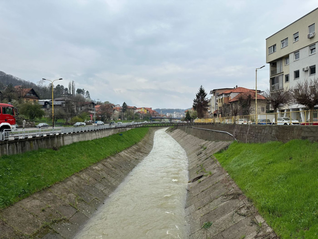 Pronađeno beživotno tijelo muškarca u Jali, čeka se identifikacija