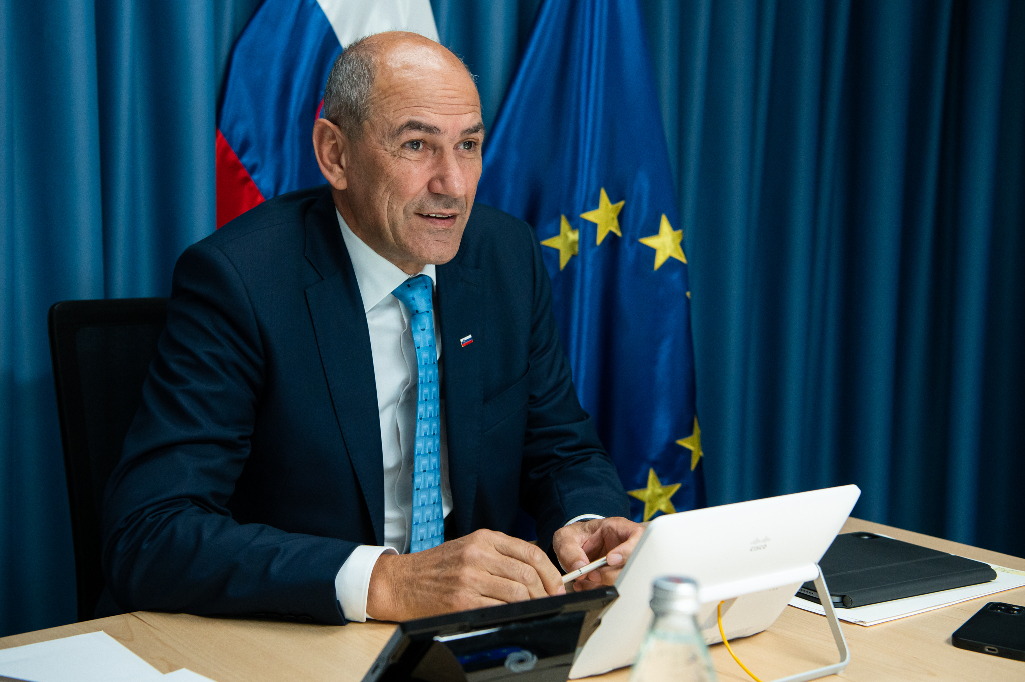 Janša najavljuje ponovo zatvaranje