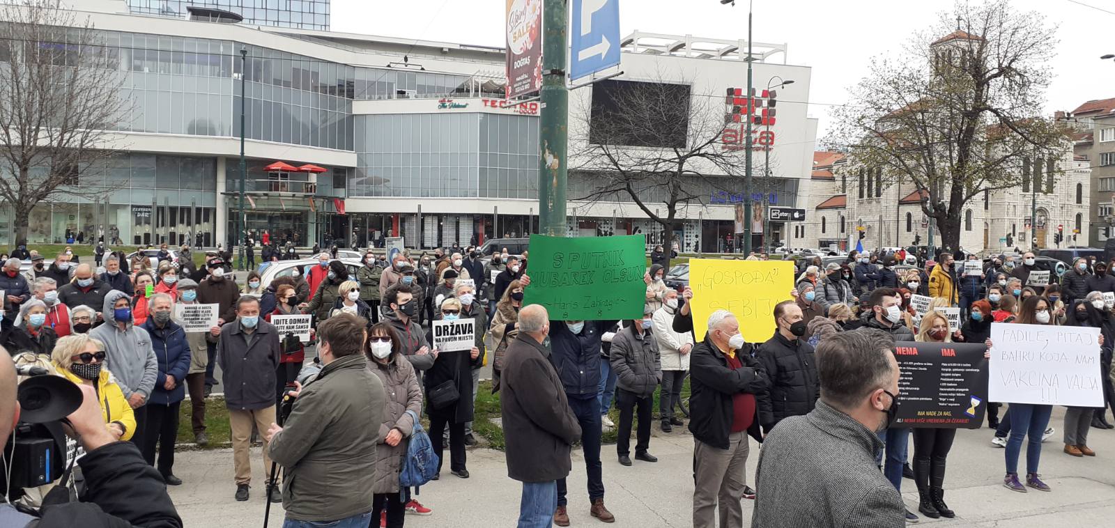 Novi protest u Sarajevu: Građani traže smjenu vlasti i nabavku vakcina