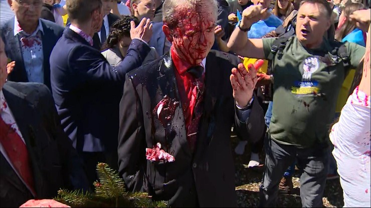 Veleposlanik Rusije u Poljskoj poliven crvenom bojom