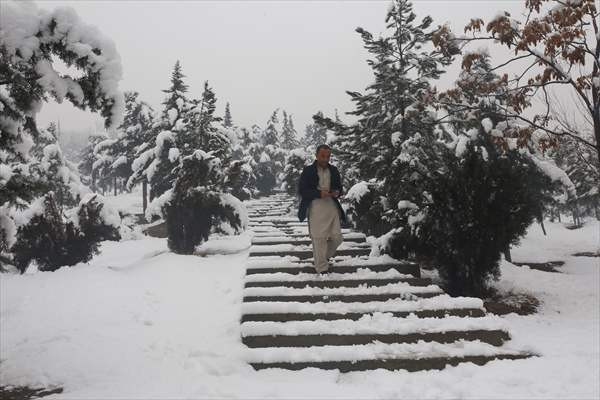 Snijeg zabijelio ulice afganistanske prijestolnice Kabula