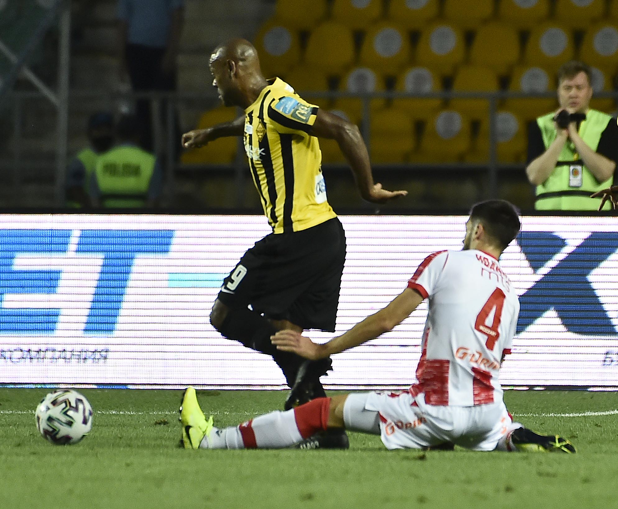 Zvezda izgubila od Kairata