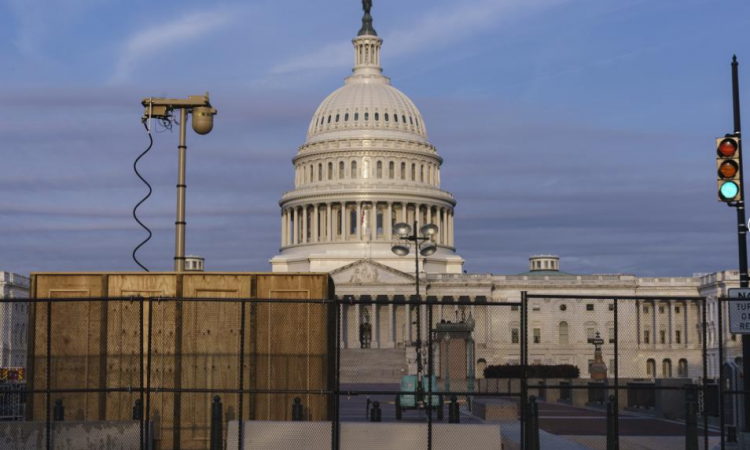 Protest podrške za pritvorene zbog napada na Kapitol, policija ovaj put spremna