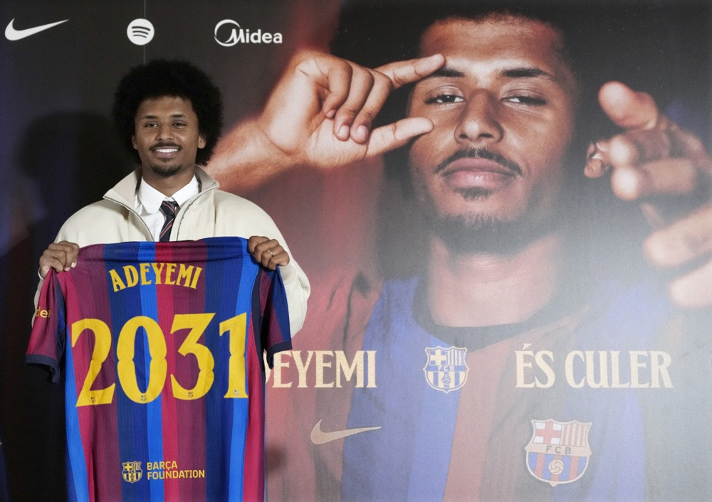 Napadač Karim Adeyemi novi igrač Barcelone