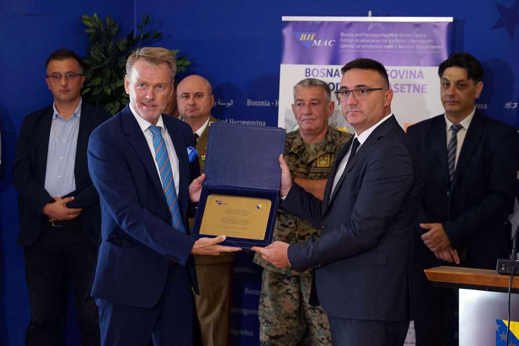 Svečano obilježen završetak procesa čišćenja BiH od kasetne municije