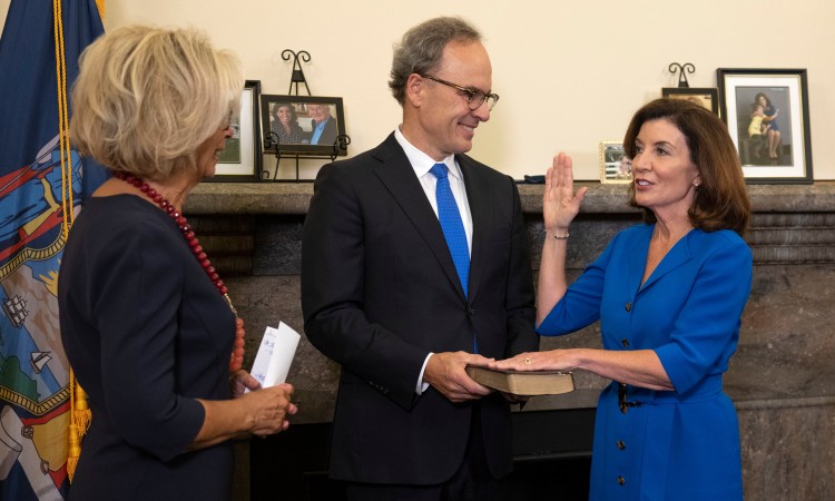 Prva guvernerka New Yorka Kathy Hochul obećala novi početak