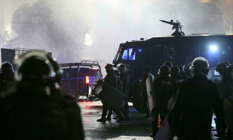 Putin i Tokajev održali telefonski razgovor o situaciji u Kazahstanu