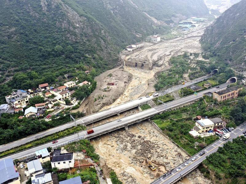 U poplavama u Kini poginule četiri osobe, dvije se vode kao nestale