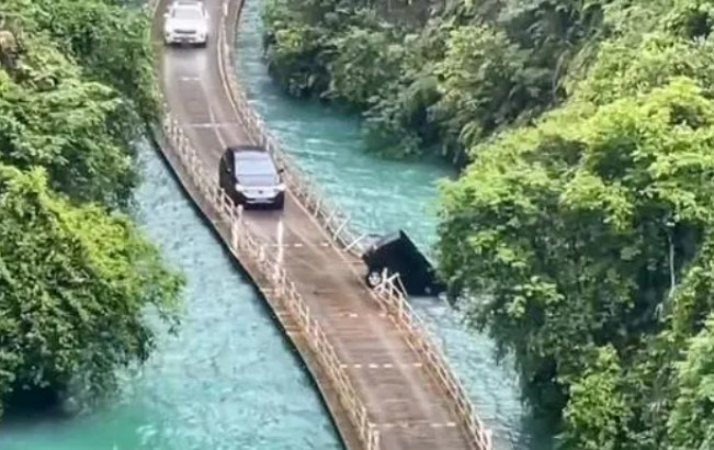 Kina: Pet osoba poginulo u nesreći na plutajućem mostu