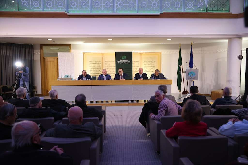 U Sarajevu promovirana knjiga 'Bošnjaci od Načertanija do Memoranduma'