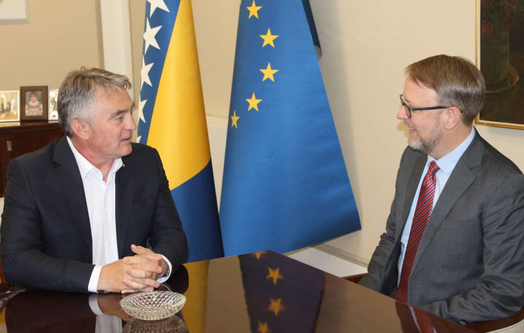 Komšić razgovarao s otpravnikom poslova Ambasade SAD-a u BiH Danielom Koskijem