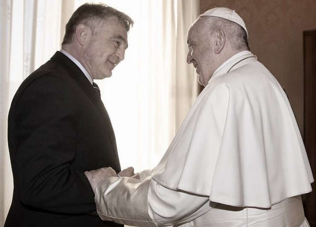 Komšić uputio telegram saučešća povodom smrti pape Franje