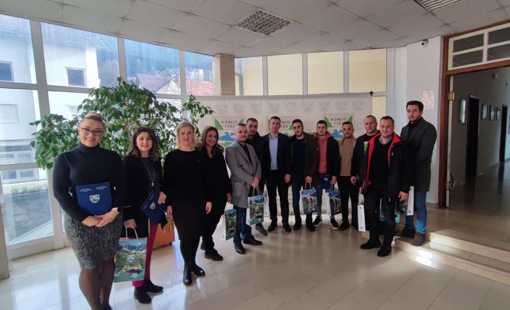 Nastavljen set mjera pomoći mladim ljudima u Konjicu