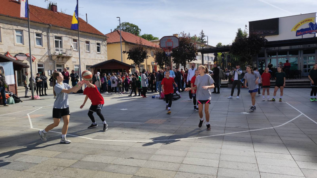 U Livnu održan peti po redu turnir u uličnoj košarci